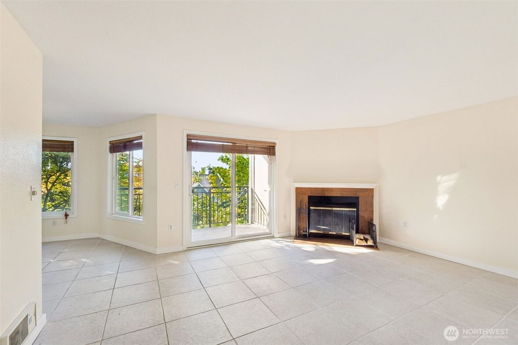 Photo of 12724 NE 144th Street #E202, Kirkland, WA 98034 (MLS # 2436931)