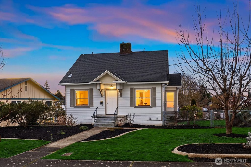 Photo of 2002 State Street #C, Everett, WA 98201 (MLS # 2479748)