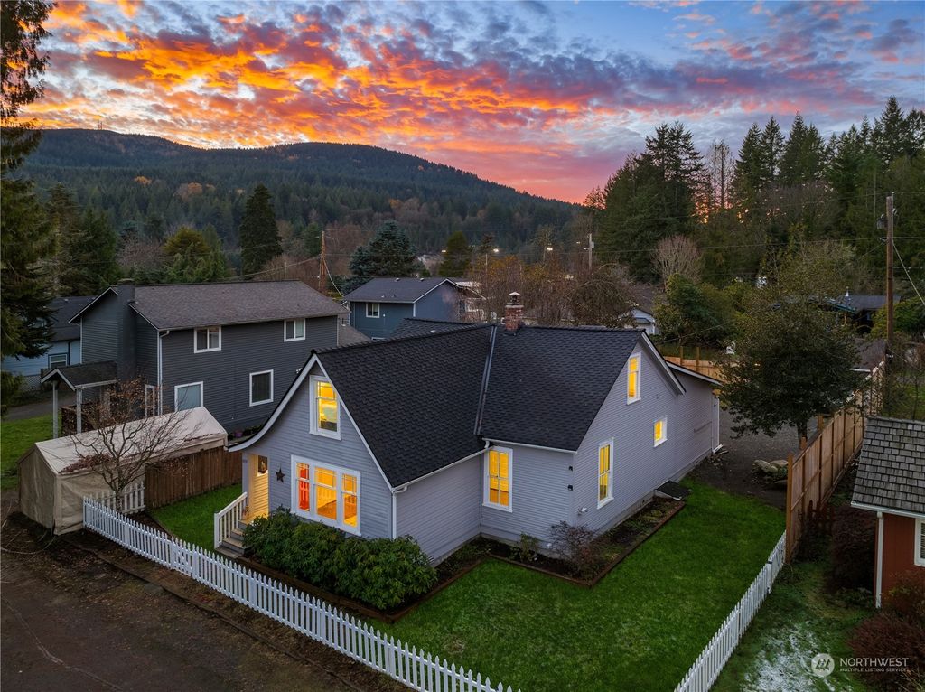 Photo of 8437 309th Place SE, Preston, WA 98050 (MLS # 2182959)