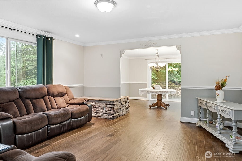 496 Pleasant Drive