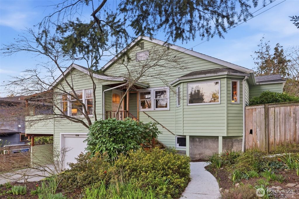 Photo of 5401 S Angeline Street #102, Seattle, WA 98118 (MLS # 2484456)