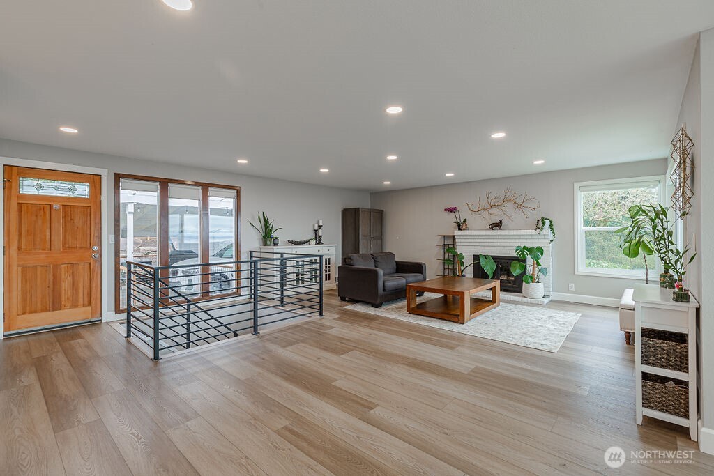 19005 11th Avenue NW