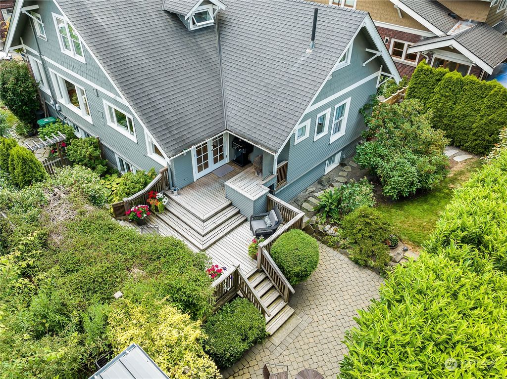 Photo of 204 N 58th Street, Seattle, WA 98103 (MLS # 2319358)