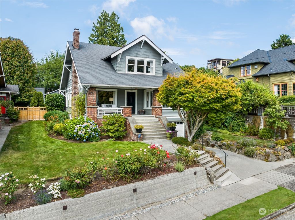 Photo of 204 N 58th Street, Seattle, WA 98103 (MLS # 2319358)