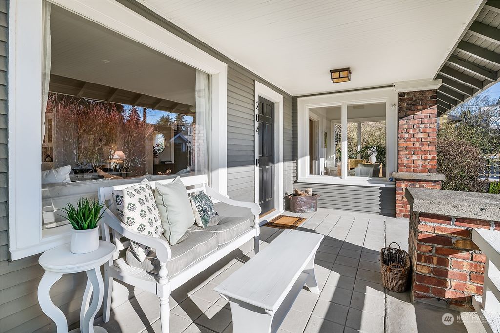 Photo of 204 N 58th Street, Seattle, WA 98103 (MLS # 2319358)