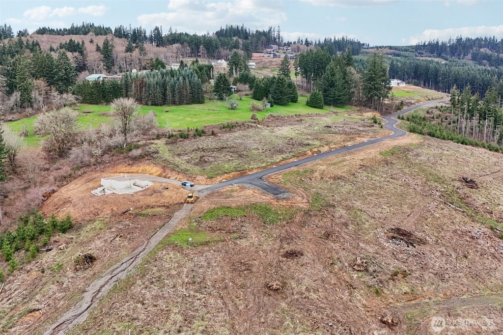 Photo of 685 Anderson Drive, Kalama, WA 98625 (MLS # 2498567)