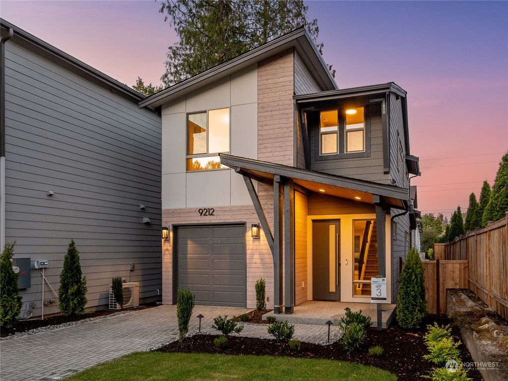 Photo of 9212 124th Avenue NE, Kirkland, WA 98033 (MLS # 2256377)