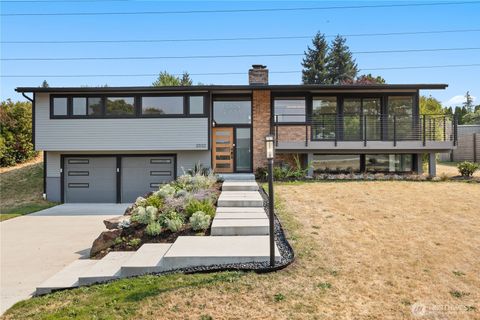 Photo of 2032 123rd Avenue SE, Bellevue, WA 98005 (MLS # 2434533) Photo of 2032 123rd Avenue SE, Bellevue, WA 98005 (MLS # 2434533)