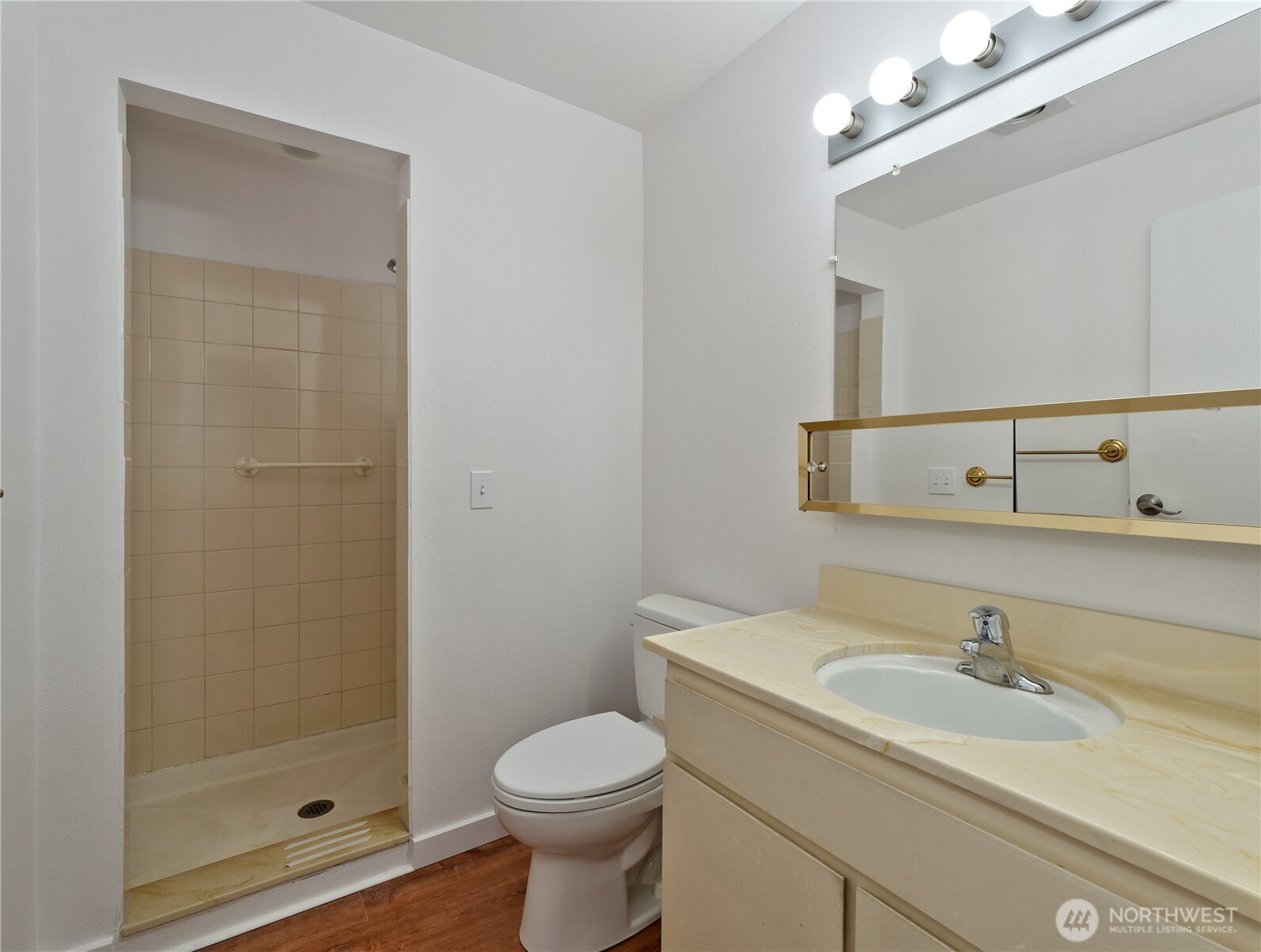 Seattle, Washington 98116, United States, 2 Bedrooms Bedrooms, ,2 BathroomsBathrooms,Residential,Active,232336