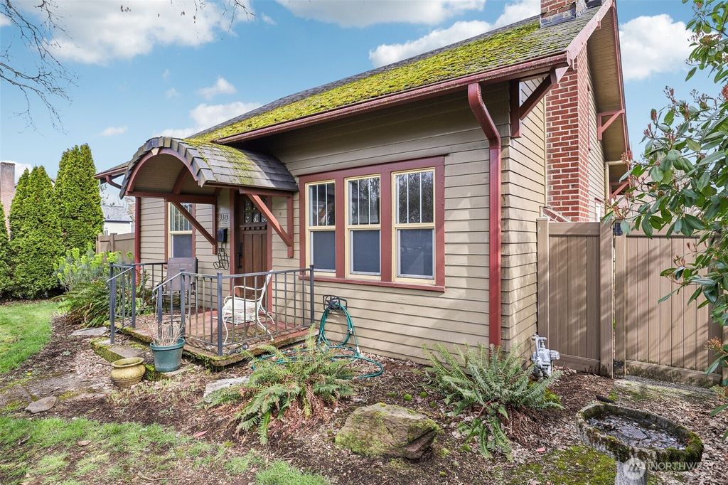 Photo of 3315 G Street, Vancouver, WA 98663 (MLS # 2486029)