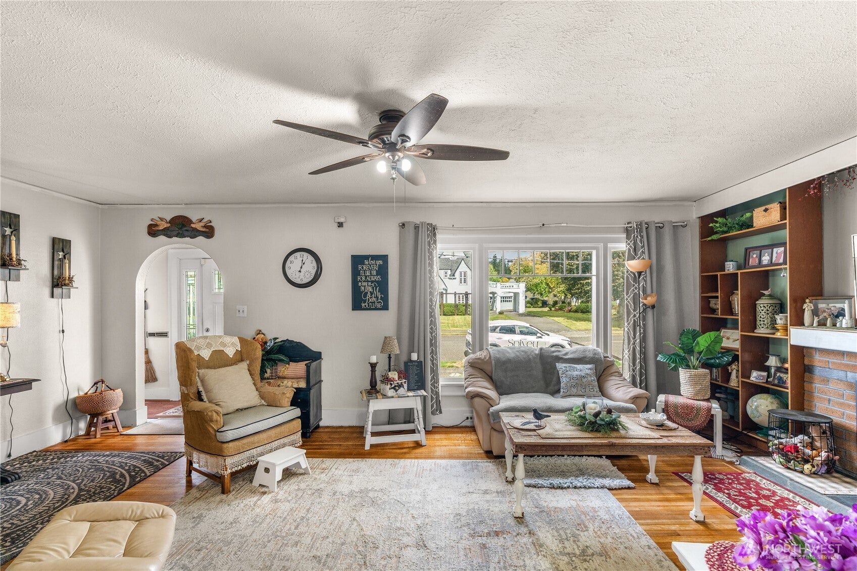 413 W Broadway Avenue