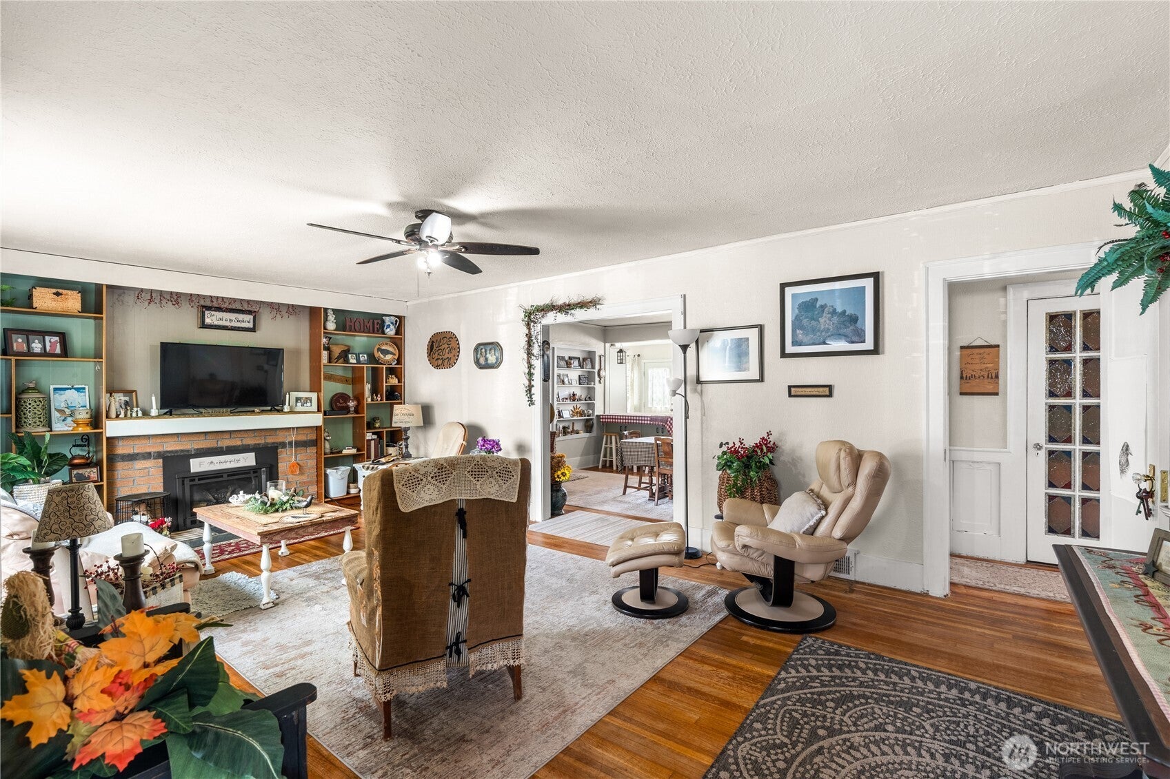 413 W Broadway Avenue