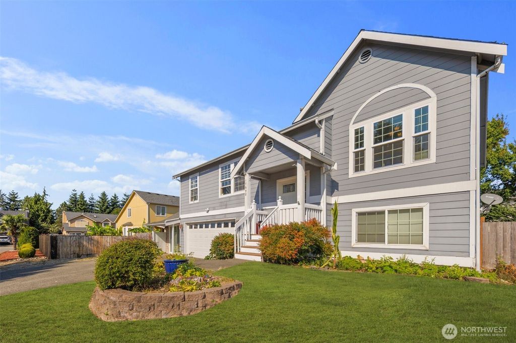 Photo of 17608 SE 269th Place, Covington, WA 98042 (MLS # 2438084)