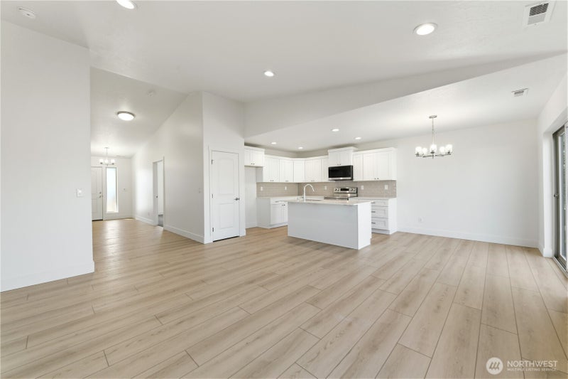 321 N Lessor Loop
