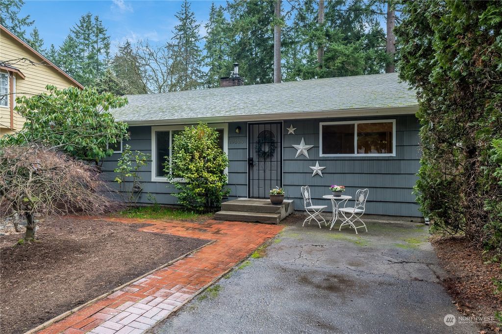 Photo of 19536 7th Avenue NE, Shoreline, WA 98155 (MLS # 2201697)