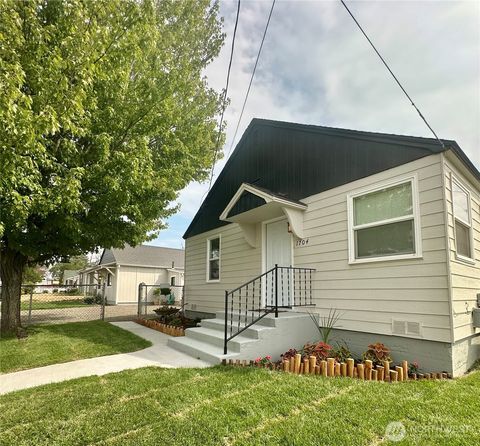 Photo of 1704 Walla Walla Avenue, Walla Walla, WA 99362 (MLS # 2427510)