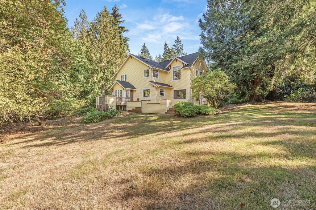 Photo of 16526 128th Avenue SW, Vashon, WA 98070 (MLS # 2583364)