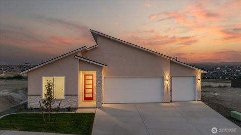 Photo of 6677 W 27th Avenue, Kennewick, WA 99338 (MLS # 2441661)
