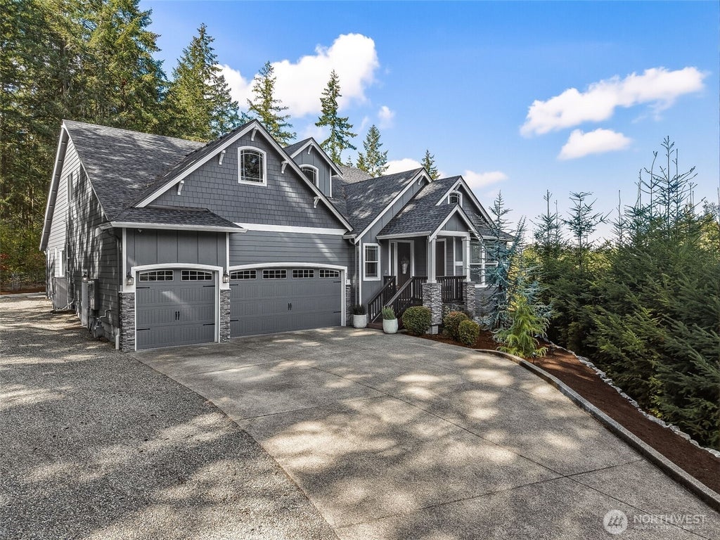Photo of 5325 Kestral Lane NE, Lacey, WA 98516 (MLS # 2586760)