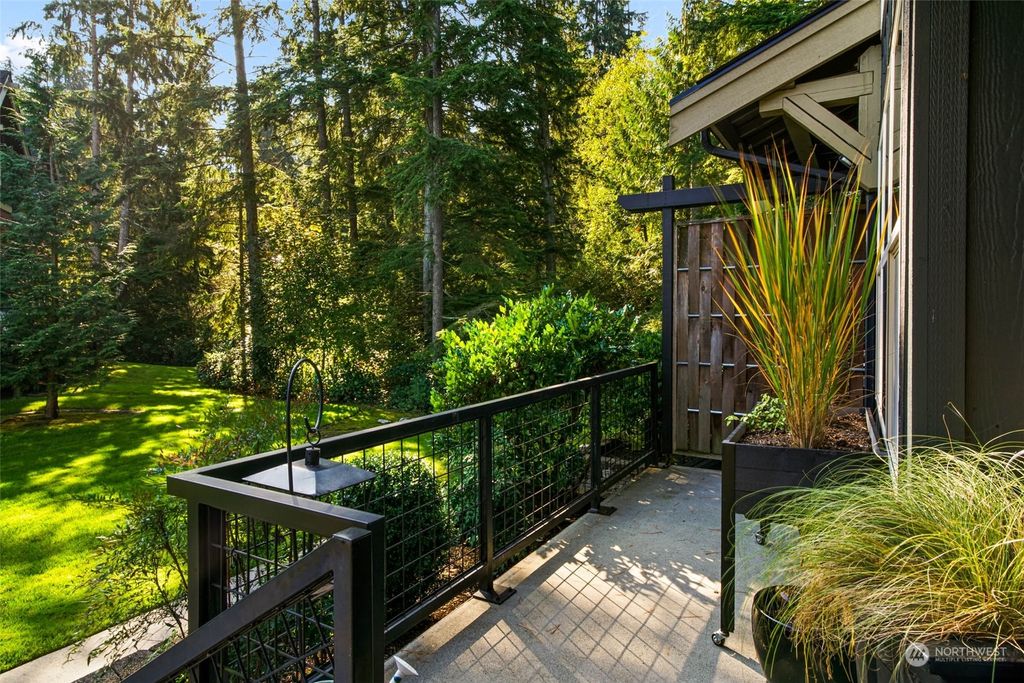 Photo of 4848 Deerfield Place, Mukilteo, WA 98275 (MLS # 2299637)