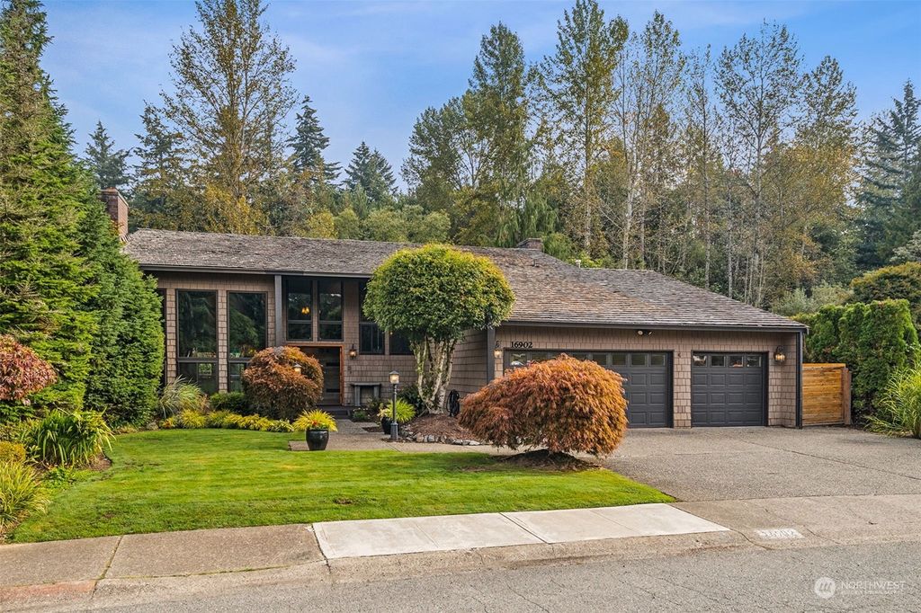 Photo of 16902 161st Avenue SE, Renton, WA 98058 (MLS # 2292891)