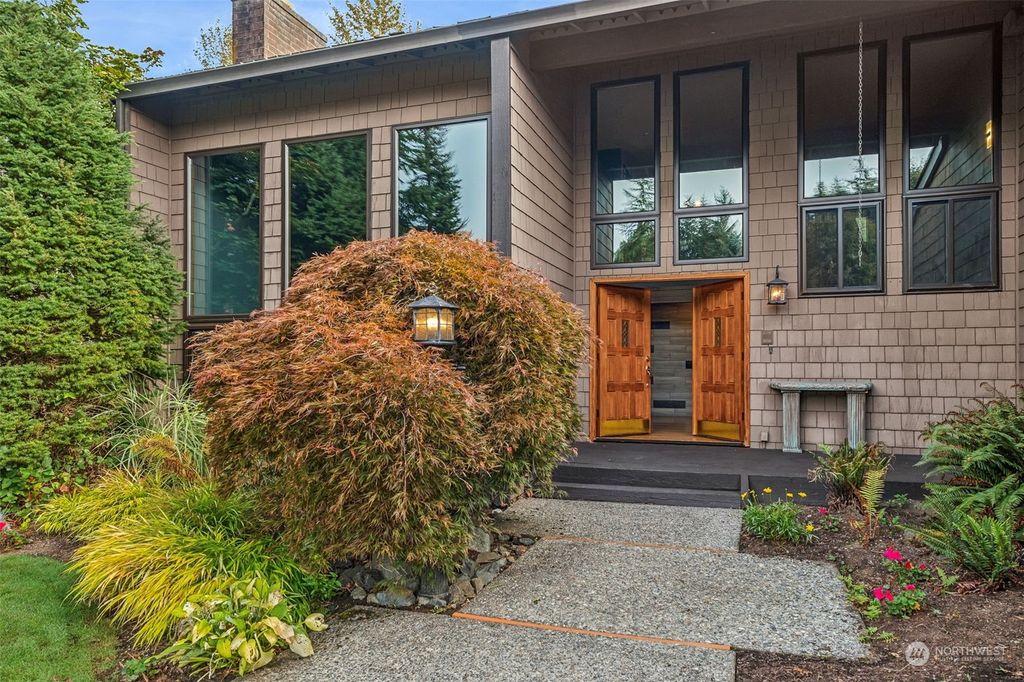 Photo of 16902 161st Avenue SE, Renton, WA 98058 (MLS # 2292891)