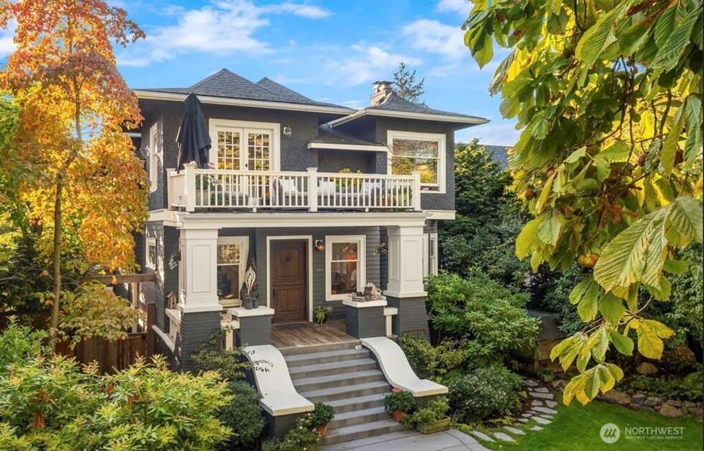 Photo of 163 McGraw Place, Seattle, WA 98109 (MLS # 2390115)