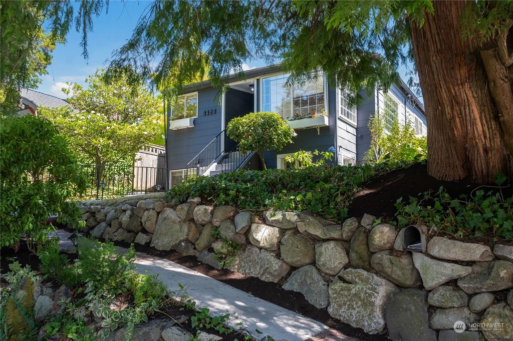 Photo of 4456 40th Avenue SW, Seattle, WA 98116 (MLS # 2000205)