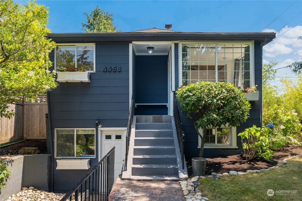 Photo of 4456 40th Avenue SW, Seattle, WA 98116 (MLS # 2000205)