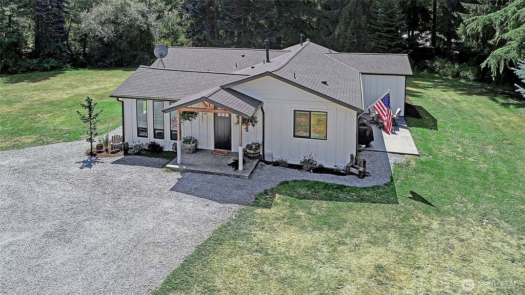 Photo of 13831 83rd Avenue NE, Arlington, WA 98223 (MLS # 2420004)