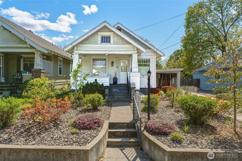 Photo of 1016 Francis Avenue, Walla Walla, WA 99362 (MLS # 2513858)