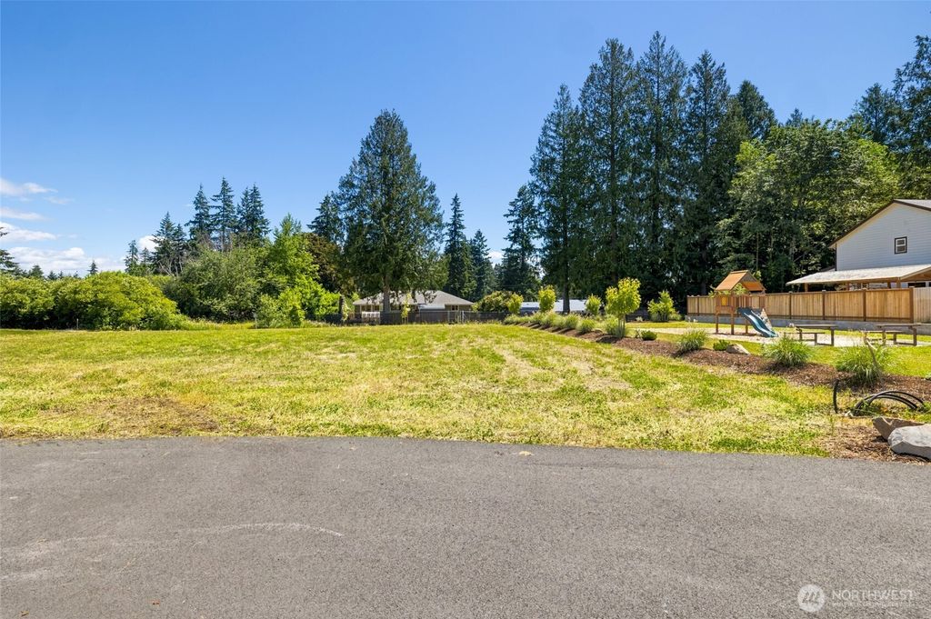 Photo of 5 81st Street SW, Everett, WA 98203 (MLS # 2542168)