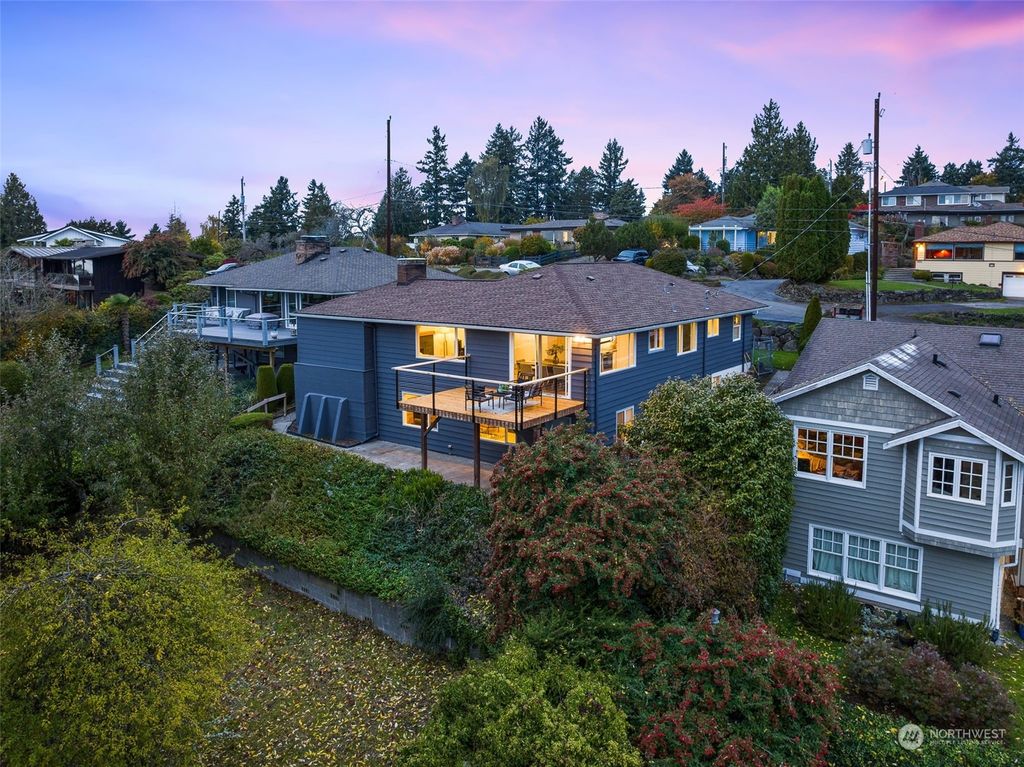Photo of 11973 Marine View Drive SW, Burien, WA 98146 (MLS # 2174748)