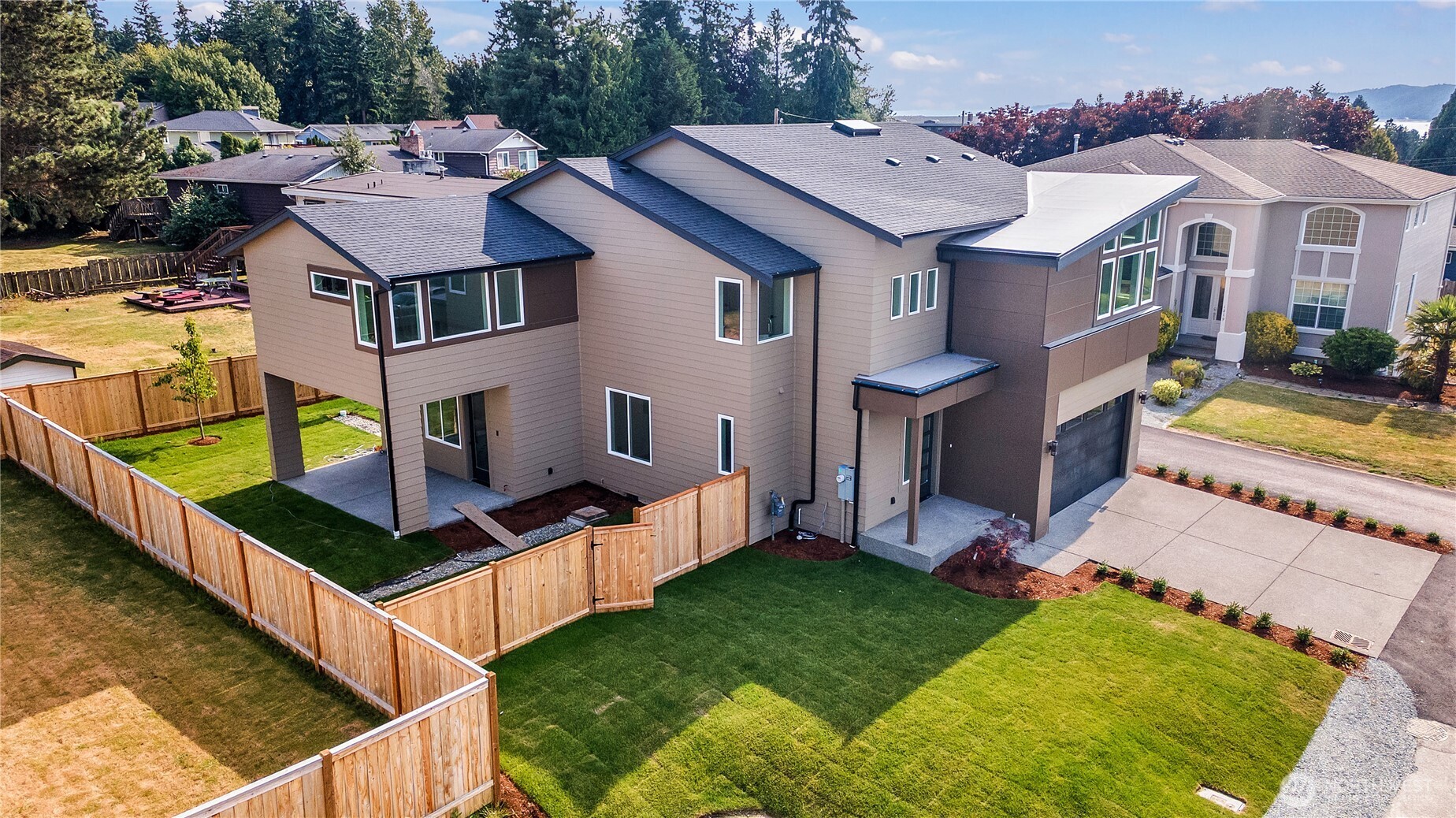 1225 S 234th Drive