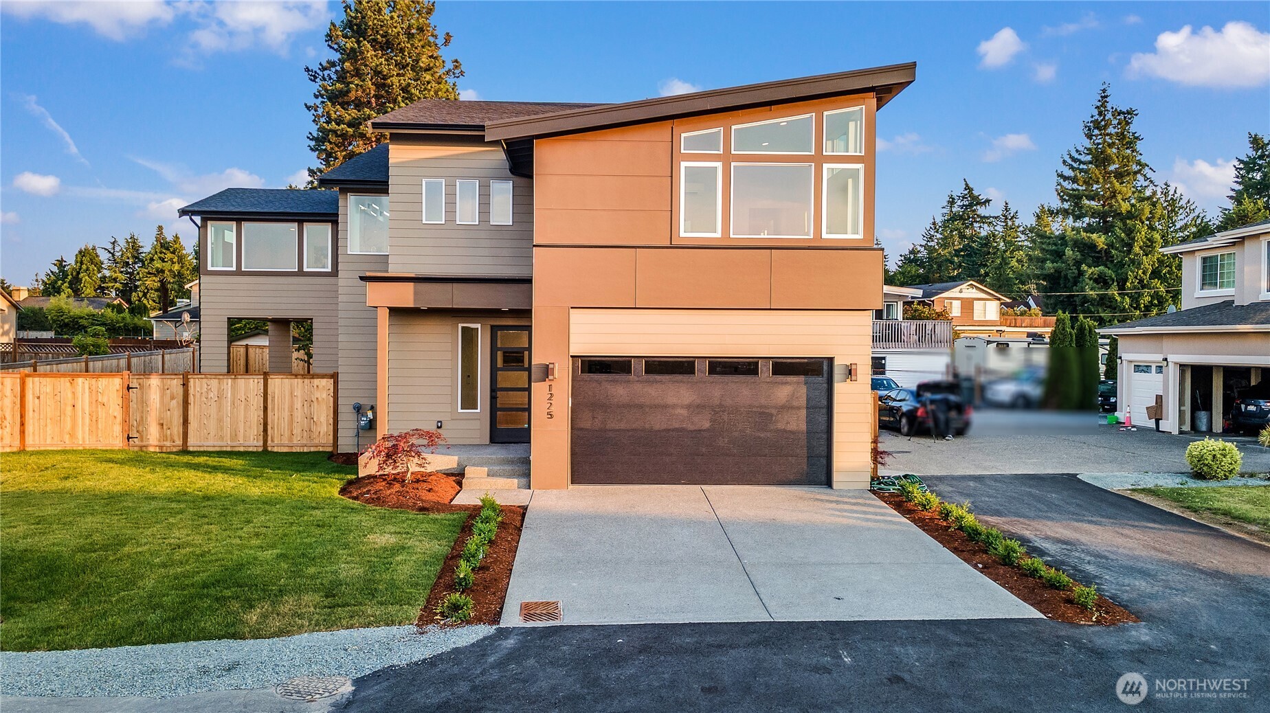 1225 S 234th Drive