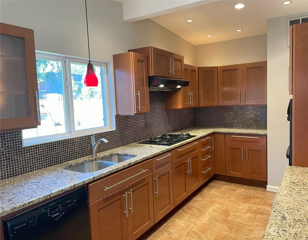 Photo of 20043 96th Avenue NE, Bothell, WA 98011 (MLS # 2168243)