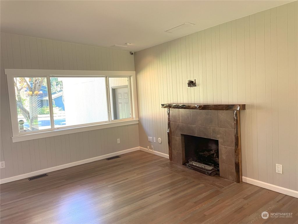 Photo of 20043 96th Avenue NE, Bothell, WA 98011 (MLS # 2168243)