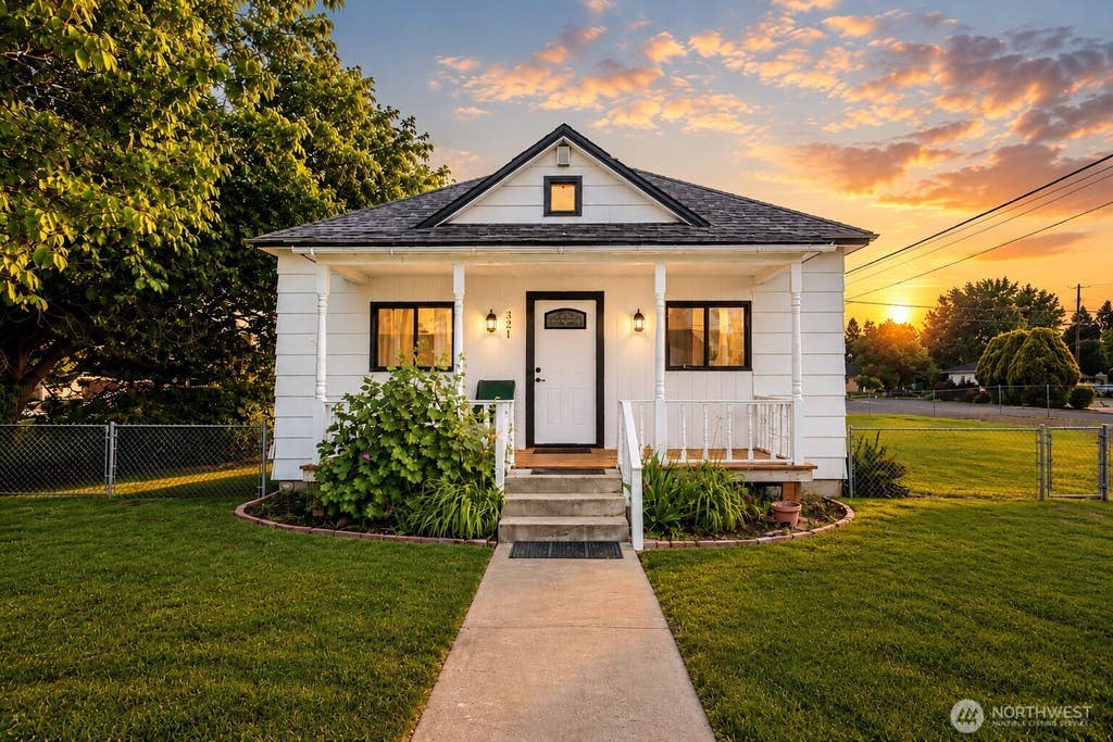Photo of 321 Main Street, Wilson Creek, WA 98860 (MLS # 2536798)