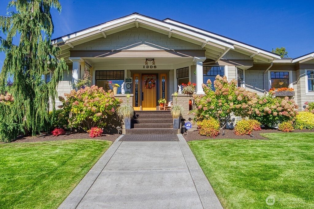 Photo of 1305 10th Street, Everett, WA 98201 (MLS # 2356935)