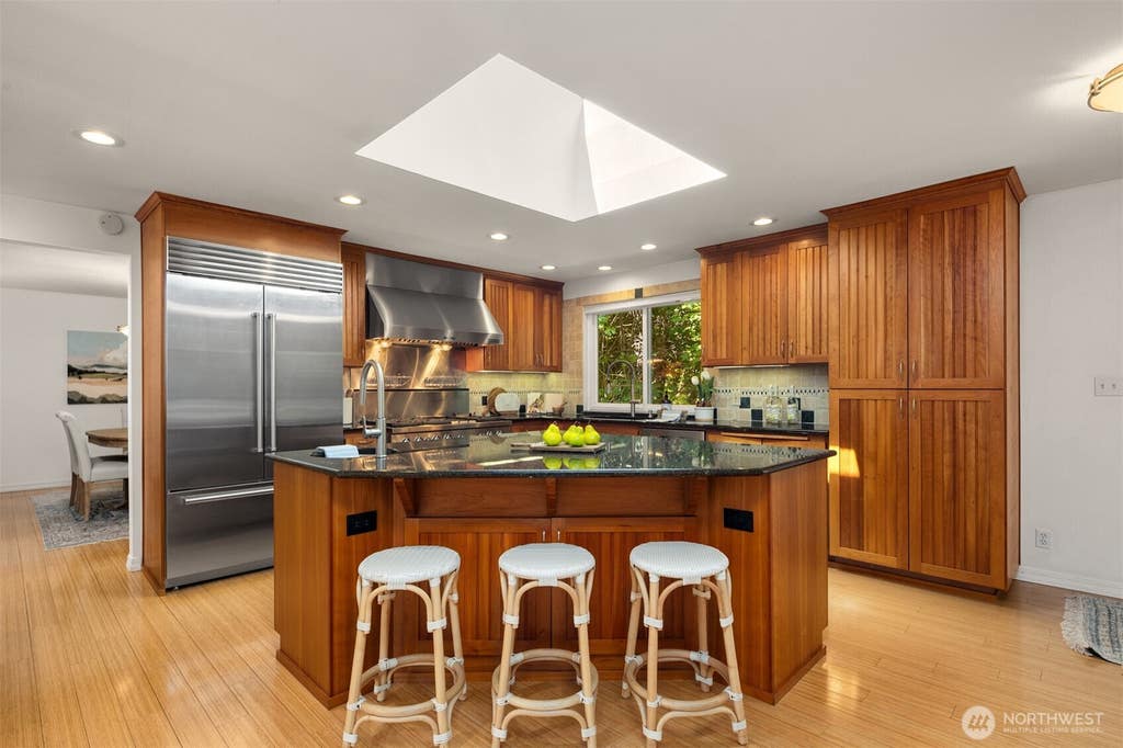 Photo of 3734 NE 150th Street, Lake Forest Park, WA 98155 (MLS # 2574197)