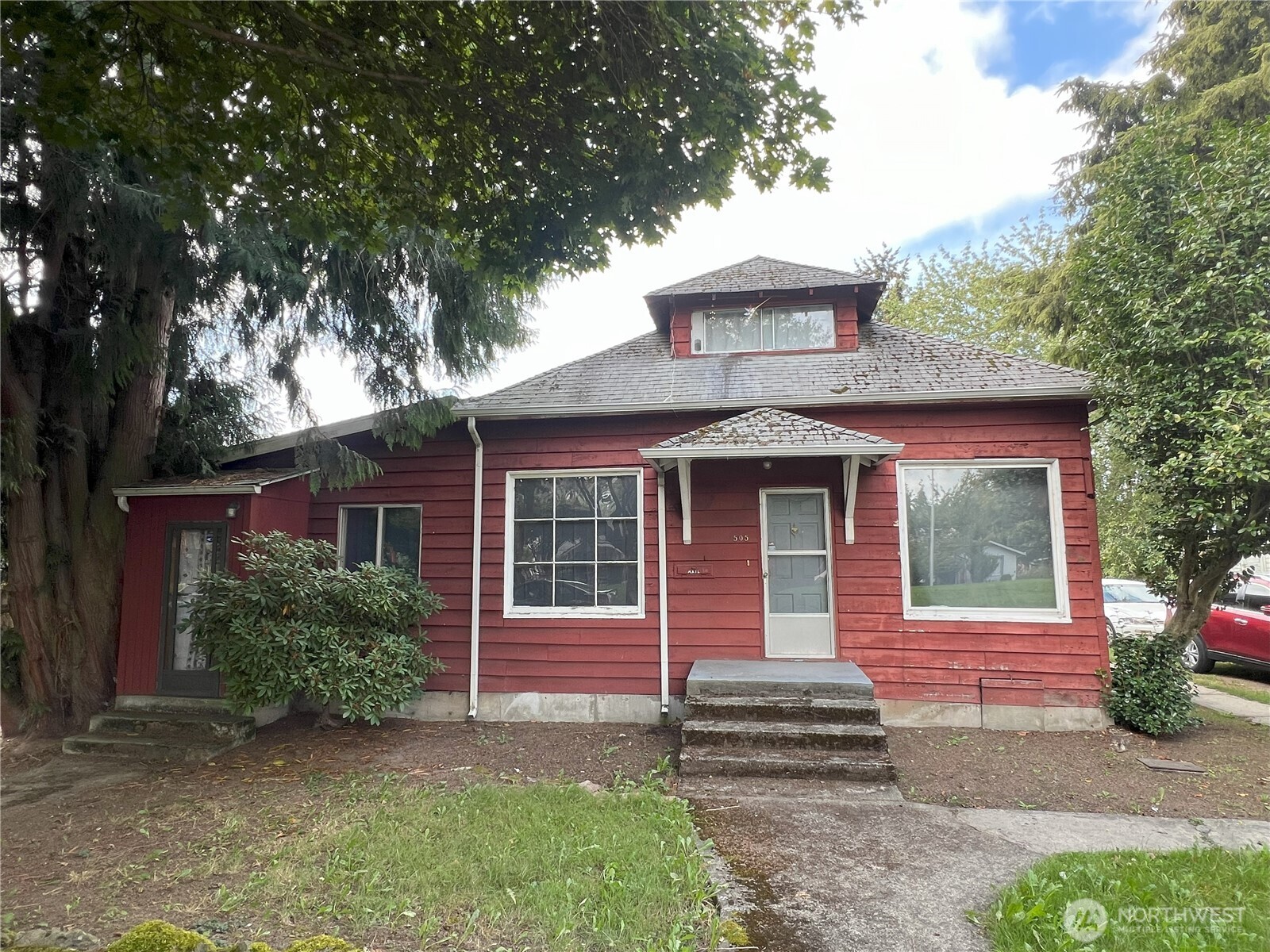 505 Burnett Avenue S