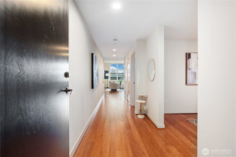 1515 Dock Street 204