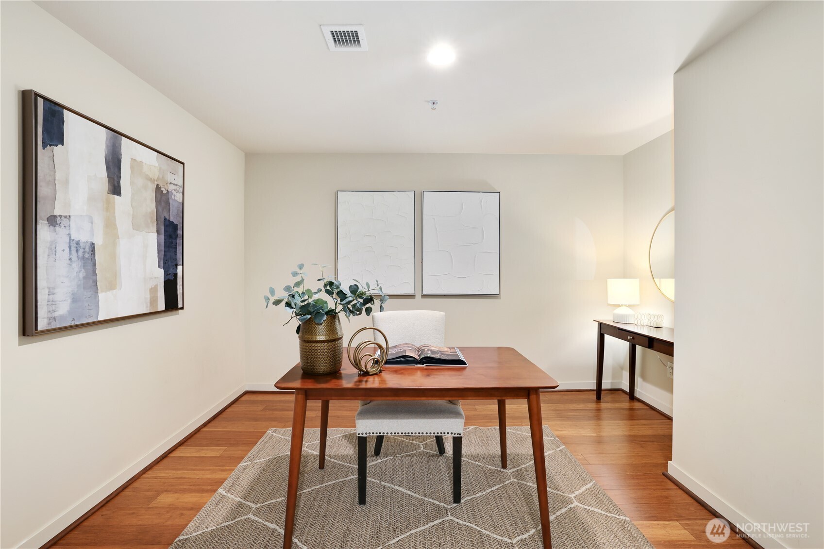 1515 Dock Street 204