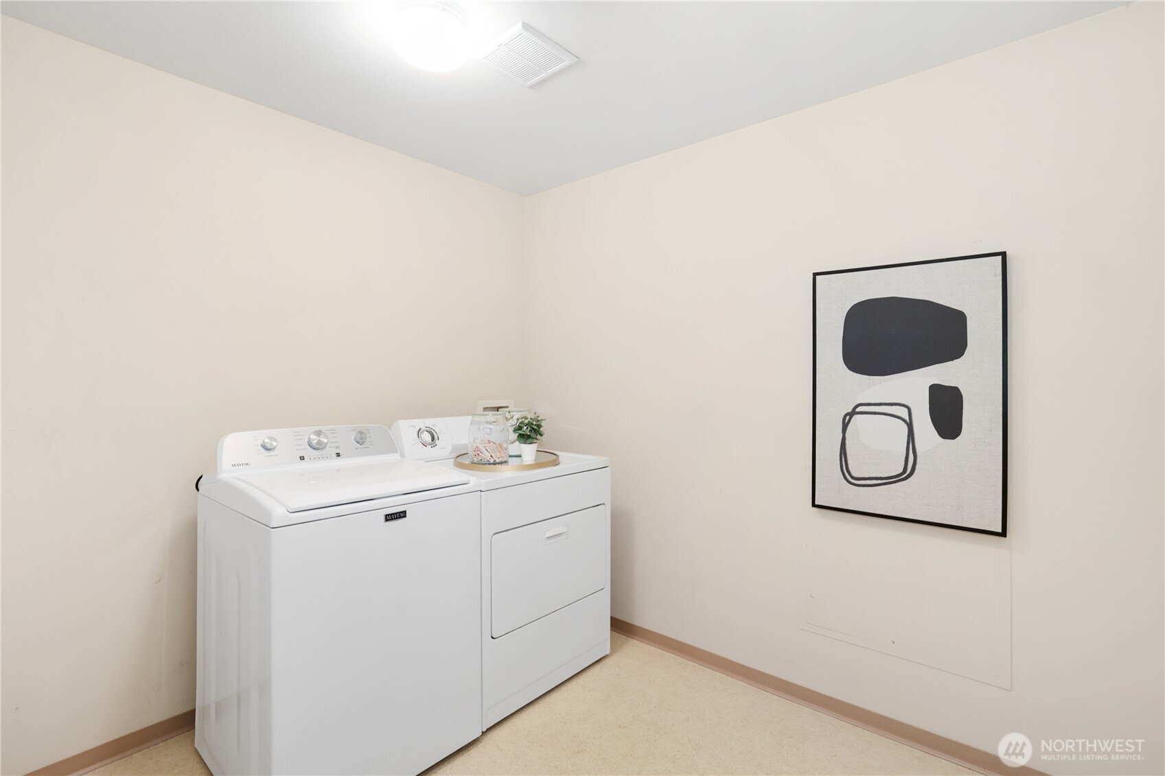 1515 Dock Street 204