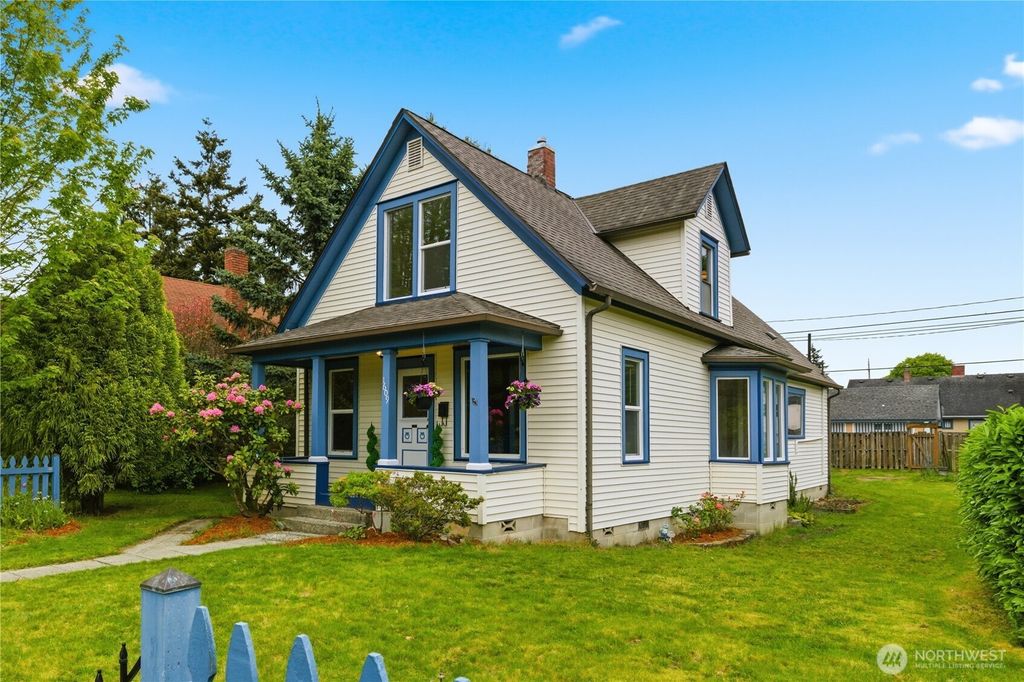 Photo of 1609 Lombard Avenue, Everett, WA 98201 (MLS # 2526027)