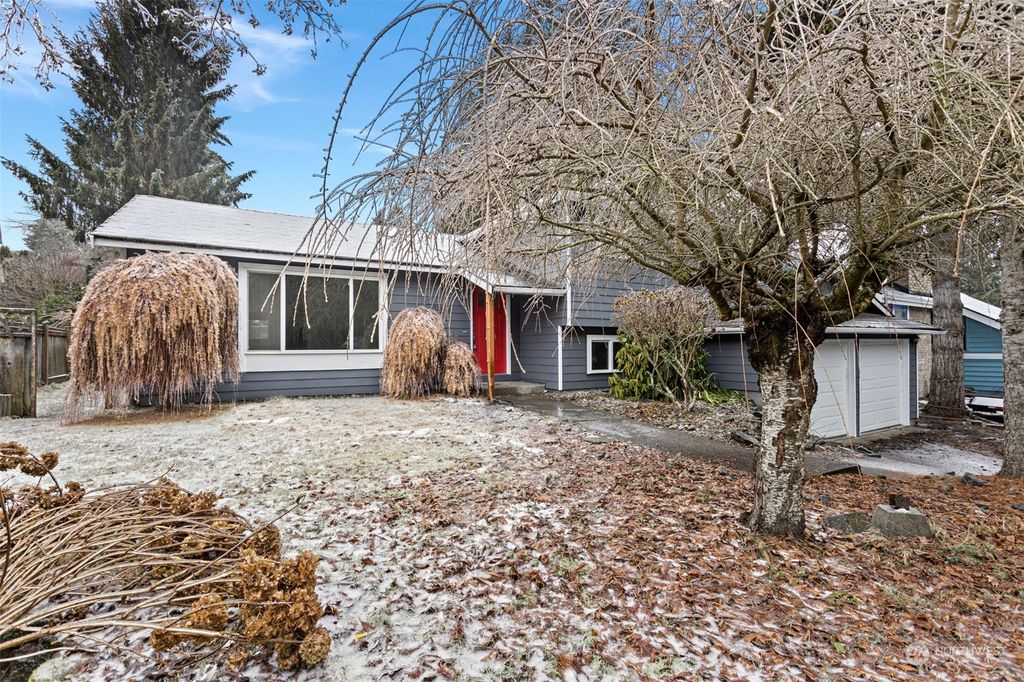 Photo of 32935 33rd Avenue SW, Federal Way, WA 98023 (MLS # 2022702)