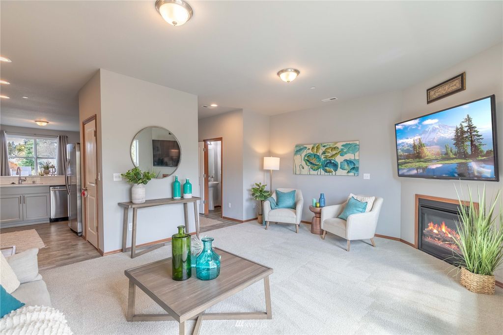 Photo of 109 7th Street #B, Snohomish, WA 98290 (MLS # 1920639)