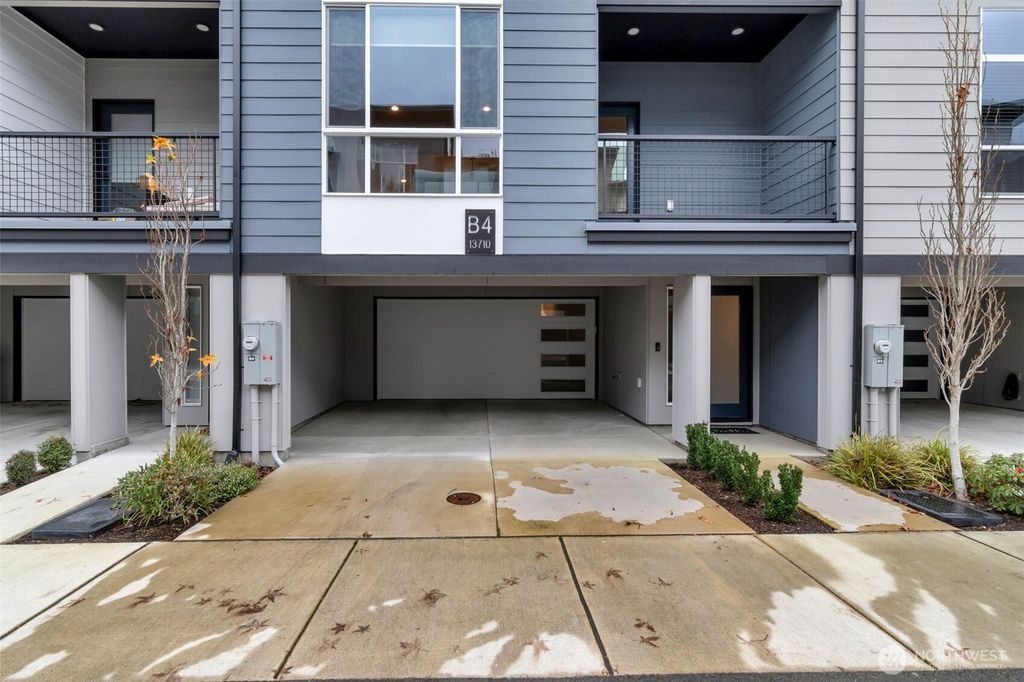 Photo of 13710 Ash Way #B4, Everett, WA 98204 (MLS # 2464521)