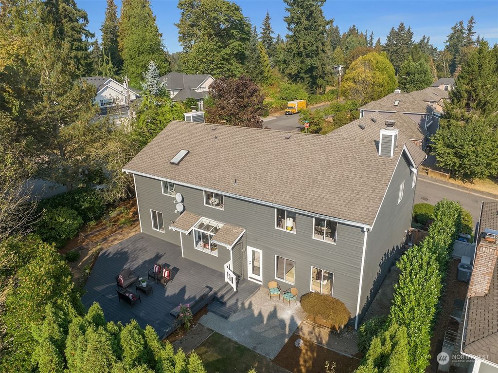 Photo of 15207 NE 72nd Street, Redmond, WA 98052 (MLS # 2029423)