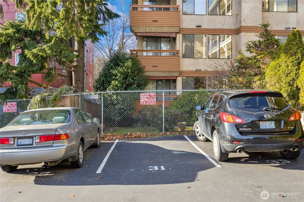 Photo of 2100 N 106th Street #304, Seattle, WA 98133 (MLS # 2517643)